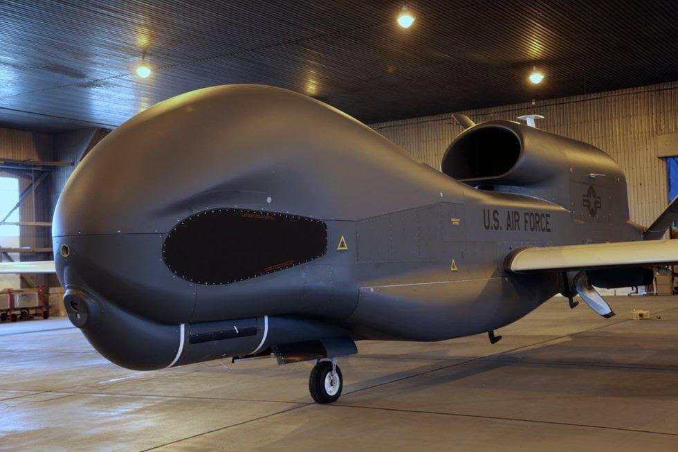 NATO po shqyrton nëse do të krijojë një bazë të avancuar për dronin Global Hawk në Norvegji