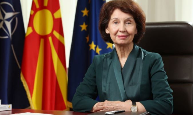 Komisioni për falje jep dorëheqje kolektive, njoftohet edhe presidentja Siljanovska-Davkova