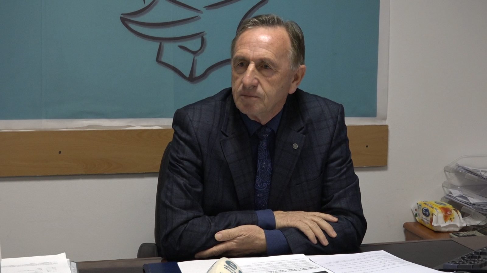 Azemi: Pronari i kompanisë së punëtorëve teknikë të Kuvendit më ka paditur, shkak kërkesa për rritje page