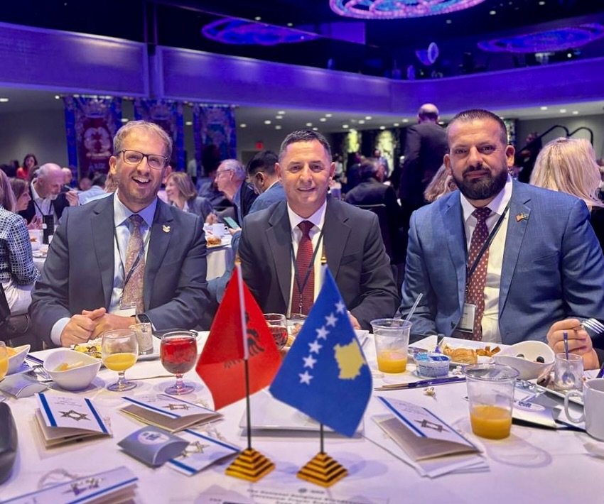 Kryetari i Malishevës merr pjesë në ceremoninë e lutjeve të mëngjesit në New York