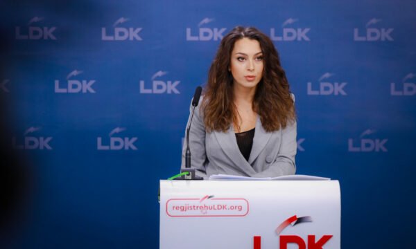 Kica-Xhelili: Kurti thoshte qytetarët paguajnë rrymën shtrejtë, nesër ZRrE po synon rritjen e çmimeve për energji elektrike