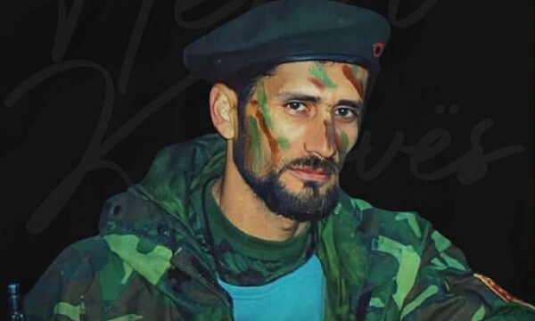 Abdixhiku përkujton “poetin që i këndoi lirisë dhe Heroin e Kosovës”: Agim Ramadani u bë dritë në rrugëtimin tonë