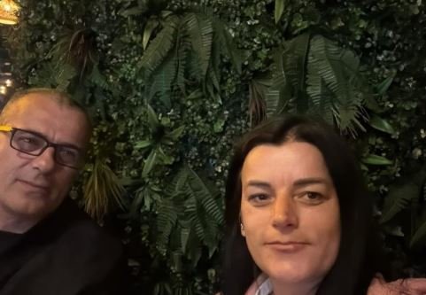 Vasfije Krasniqi publikon fotografi me Nishorin që sot rrëfeu për dhunimin seksual: Është akt trimërie