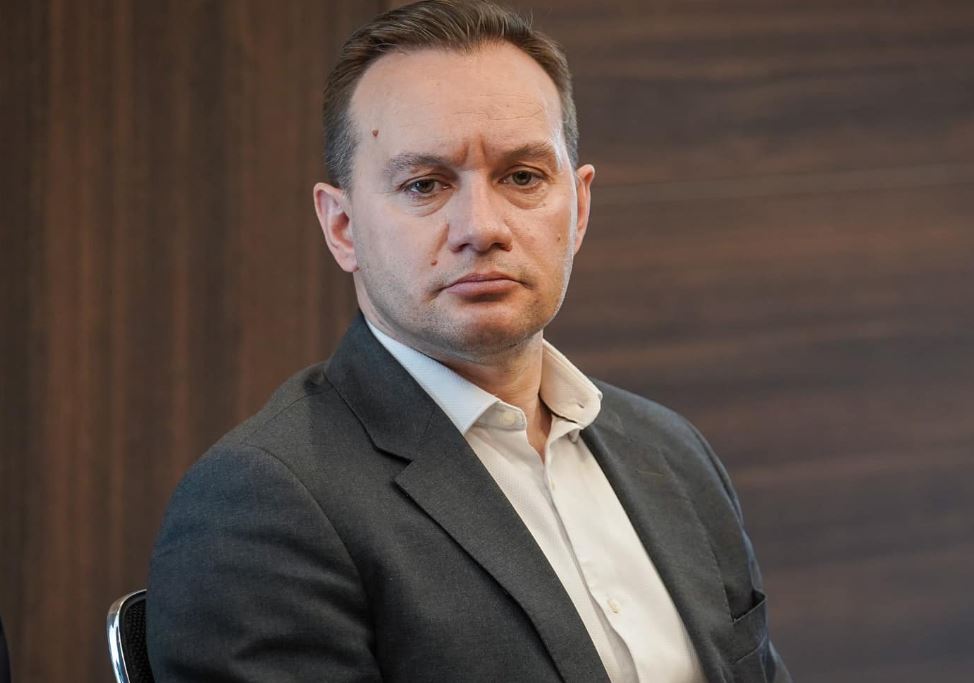 A ndihet e rrezikuar LDK-ja nga kandidimi i Glauk Konjufcës për kryetar të Prishtinës? Përgjigjet ish-nënkrytari Alban Zogaj