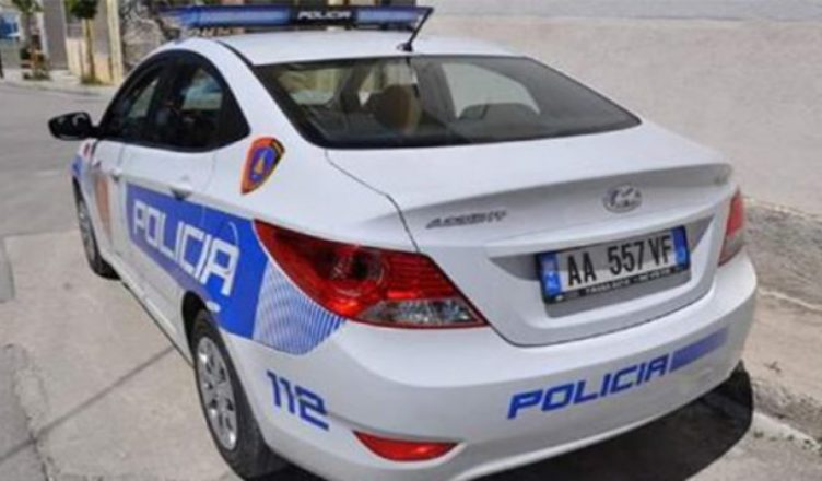 Përplasi me makinë punonjësin e Ministrisë së Jashtme teksa kalonte rrugën, arrestohet shoferi 62-vjeçar
