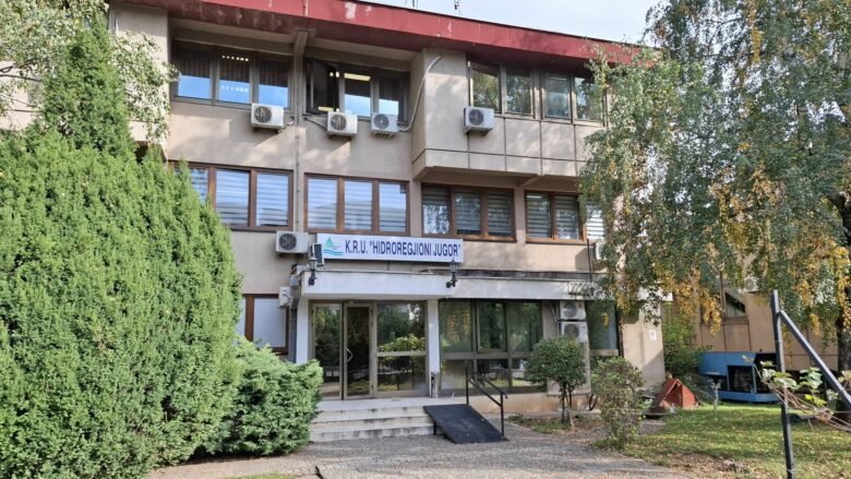 “Hidroregjioni Jugor” njofton konsumatorët në Prizren se uji është përsëri i sigurt për pije