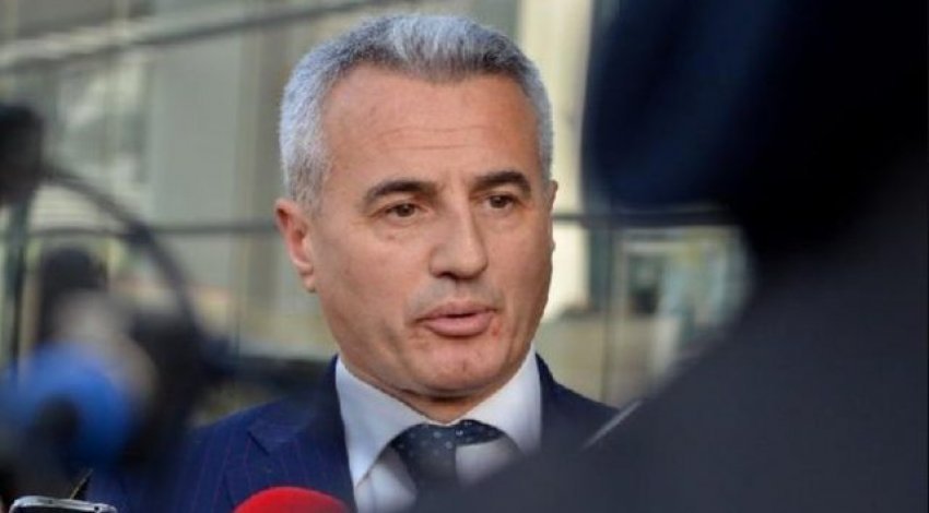 “Jo nesër, por sot!”, Arianit Koci ‘shpërthen’ me kritika ndaj liderëve politik dhe kërkon zgjedhje të reja – ja mesazhi 