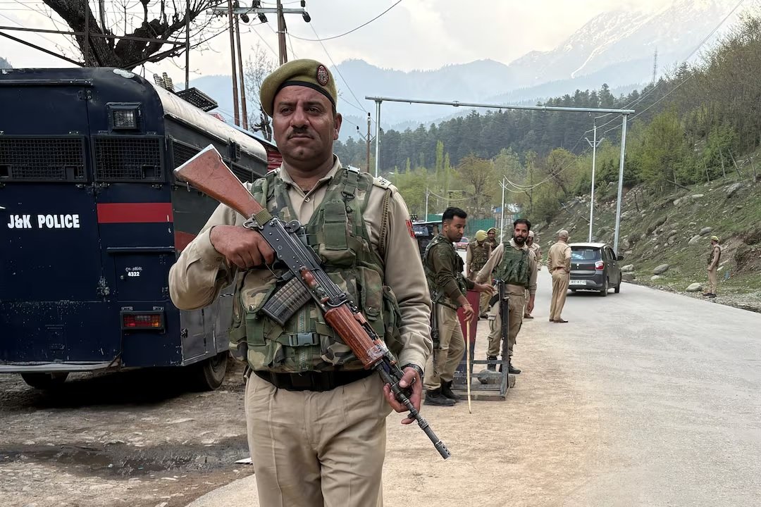 Pesë turistë vriten në Kashmirin e Indisë, përgjegjësinë e merr një grup militant