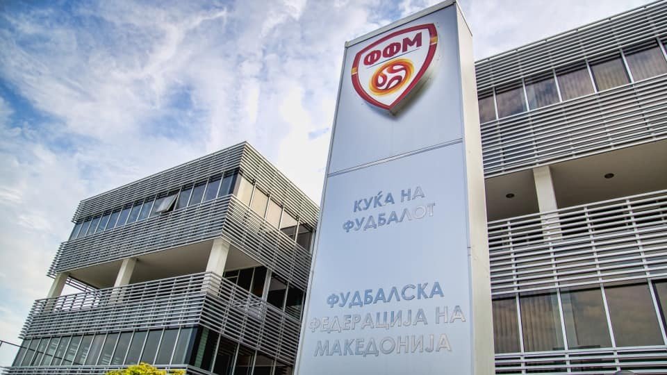 Futbollin maqedonas e mbulon turpi! Cak skuadra shqiptare