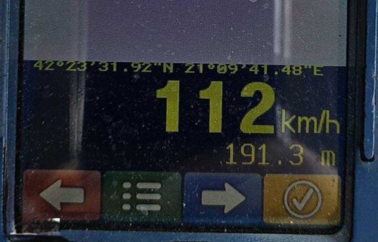 Tejkaloi shpejtësinë e kufizuar, gjobitet 21 vjeçarja në Ferizaj