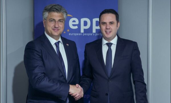 Abdixhiku takon kryeministrin kroat: E falënderova për kontributin për marrëveshjen mes Kosovës, Kroacisë e Shqipërisë