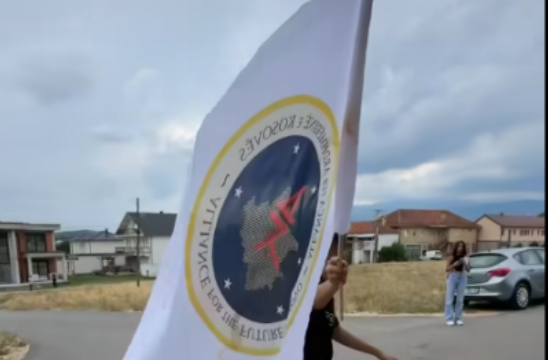 Natyra Kuçi thotë se u pengua nga mbështetës të AAK-së gjatë aktiviteteve të saj në Deçan