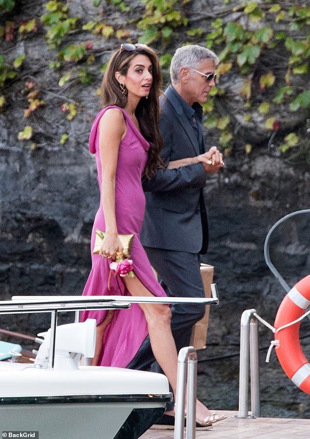 Çifti Clooney shkëlqyen me paraqitjen e tyre në një event të tyre në Como