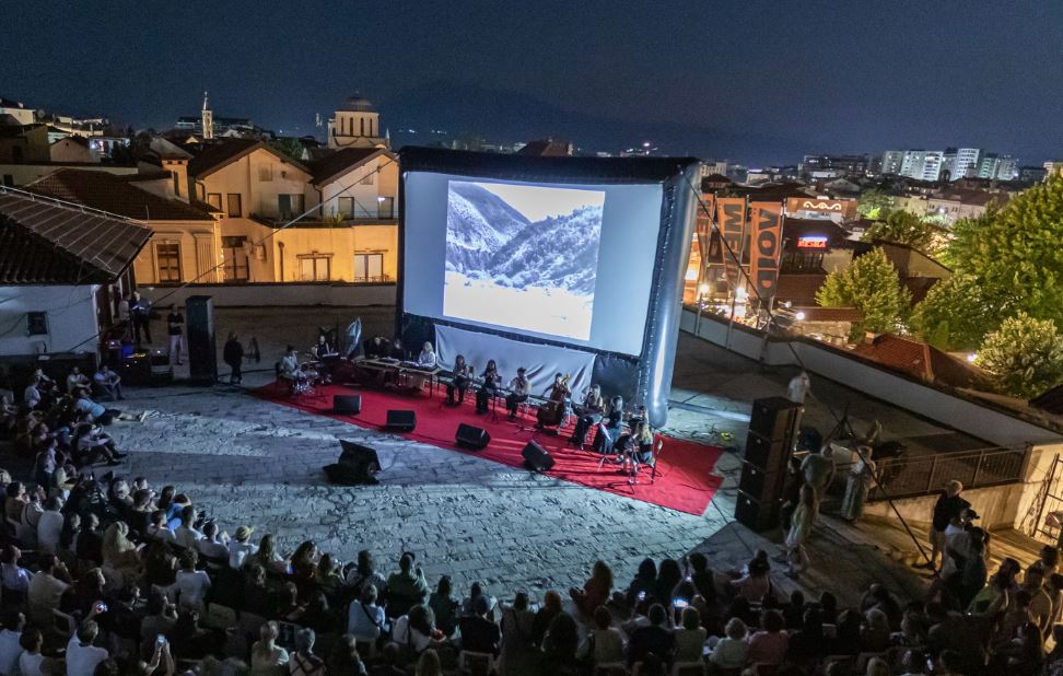 Festivali i 24-t “DokuFest” në Kosovë vazhdon me entuziazëm