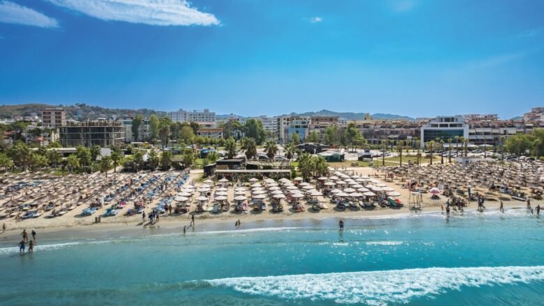 Tkurrja e turizmit ul çmimet e hoteleve, sa kushtojnë dhomat nga jugu në veri të Shqipërisë