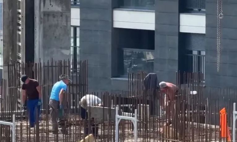 Sakrifica për kafshatën e gojës nën temperatura të larta