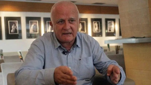 ​Nga bojkoti në rikthim-Janjiq: Vuçiq po luan me Perëndimin përmes Listës Serbe, një paradoks politik