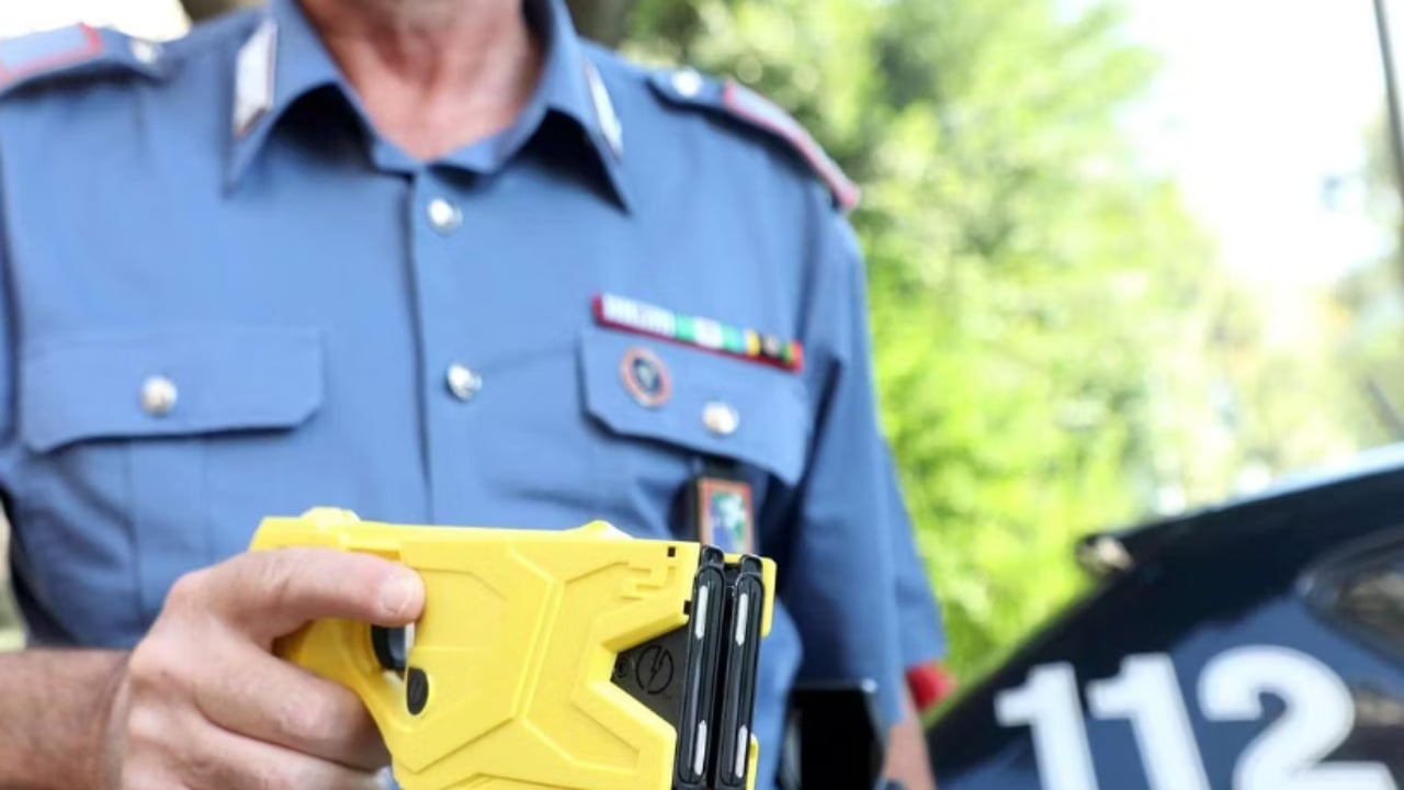 U qëllua me armë elektrike nga karabinierët! Vdes tragjikisht shqiptari në Itali