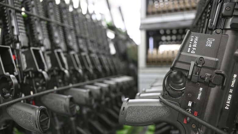 Sondazh: 65 për qind e gjermanëve mbështesin ndalimin e eksporteve të armëve në Izrael