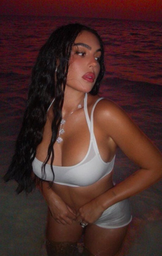 Pas fejesës me Cristiano Ronaldon, Georgina Rodriguez befason me foto provokuese nga plazhi