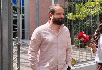  Mbi 5 orë në SPAK, del nga Prokuroria e Posaçme Arbër Veliaj, ja çfarë tha për gazetarët