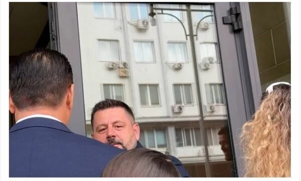 Bekë Berisha thotë se do ta votonte Agim Bahtirin për kryeparlamentar