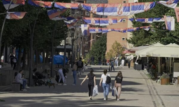 Digjet një veturë në veri, Policia jep detaje