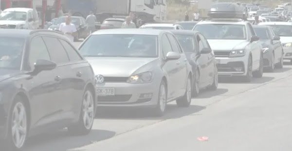 Bie fluksi në pikat kufitare, deri gjysmë ore pritje në dalje