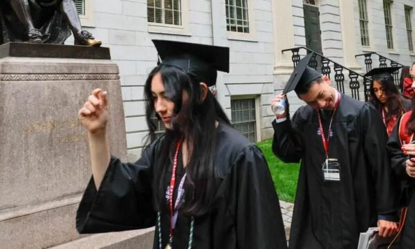SHBA planifikon kufizime të vizave për studentë dhe gazetarë