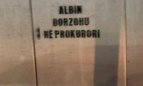 Grafitët “Albin dorëzohu në Prokurori”, Fitore Pacolli akuzon Blerim Isufajn