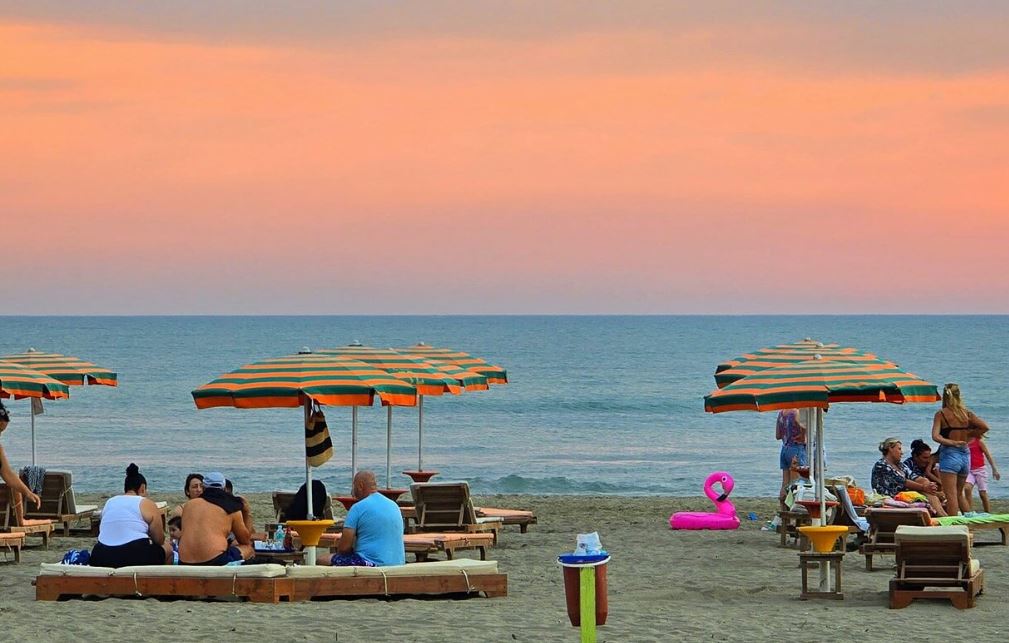 Turizmi shqiptar humb shkëlqimin, Kosova “braktis” bregdetin – 121 mijë turistë më pak