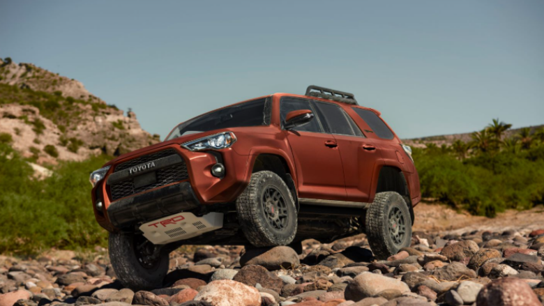 Toyota thyen rekord – afro 1 milion vetura të shitura në vetëm një muaj