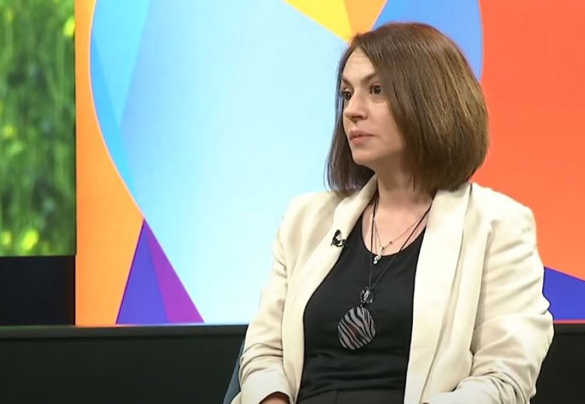 “Ndikimi politik në arsim po pengon zbatimin e reformave thelbësore”