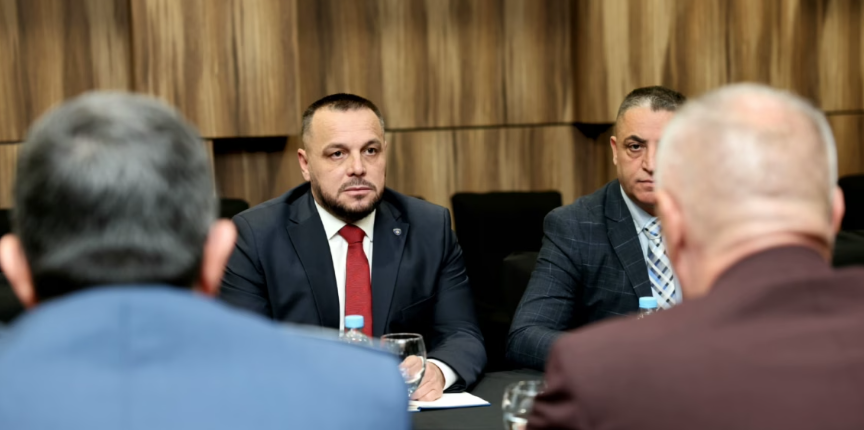 Maqedonci dhe Helez dakordohen për thellim të bashkëpunimit ushtarak Kosovë – Bosnjë