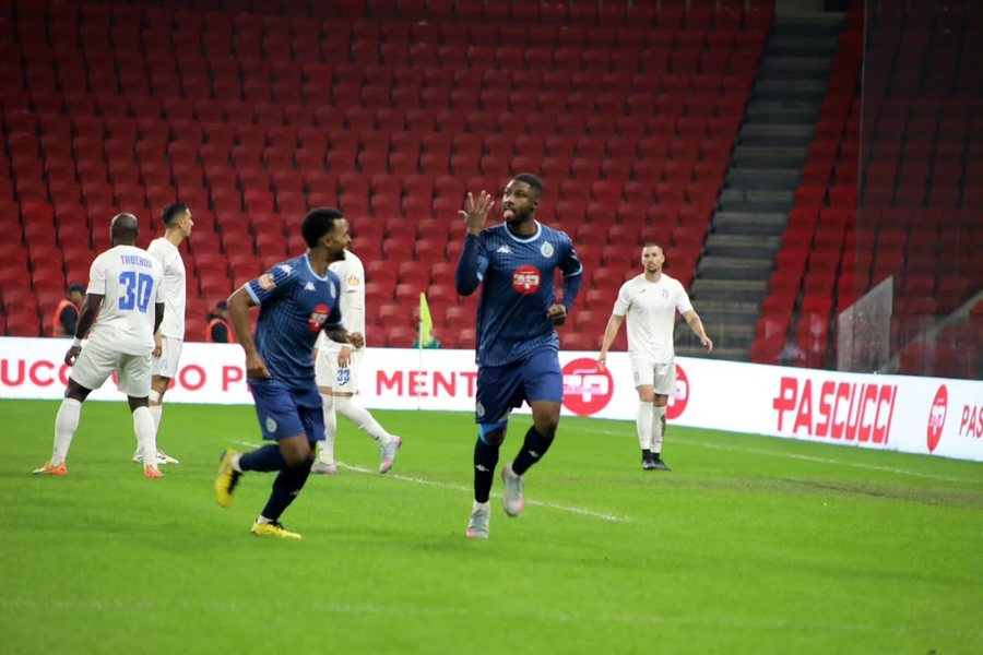 Dinamo i “falet” Tiranës