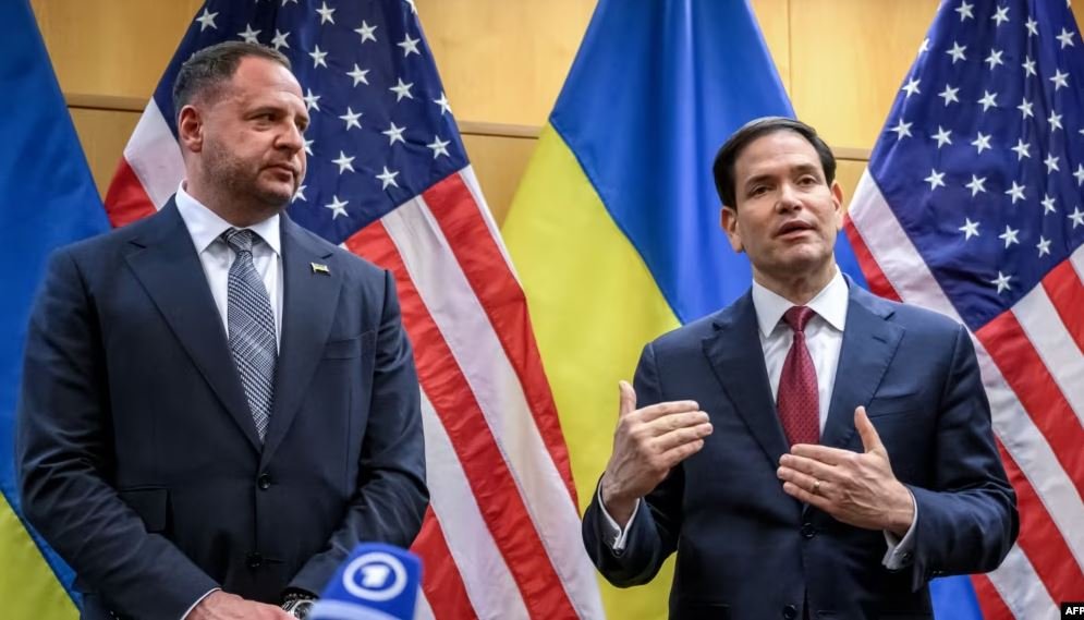 Zyrtarë ukrainas drejt Brukselit dhe Majamit për bisedime për paqe