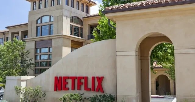 Netflix kryeson ofertën e Warner Bros, një marrëveshje prej 83 miliardë dollarësh mund të transformojë peizazhin mediatik