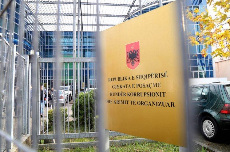 Falsifikim dokumentesh, grup kriminal e trafikim emigrantësh/ GJKKO pranon kërkesën e SPAK, kalon për gjykim grupin me 32 anëtarë