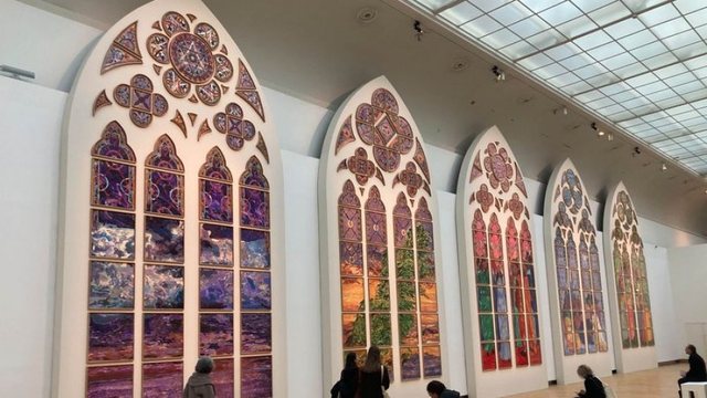 Parisi zbulon dizajne kontroverse për dritaret e reja të Notre Dame