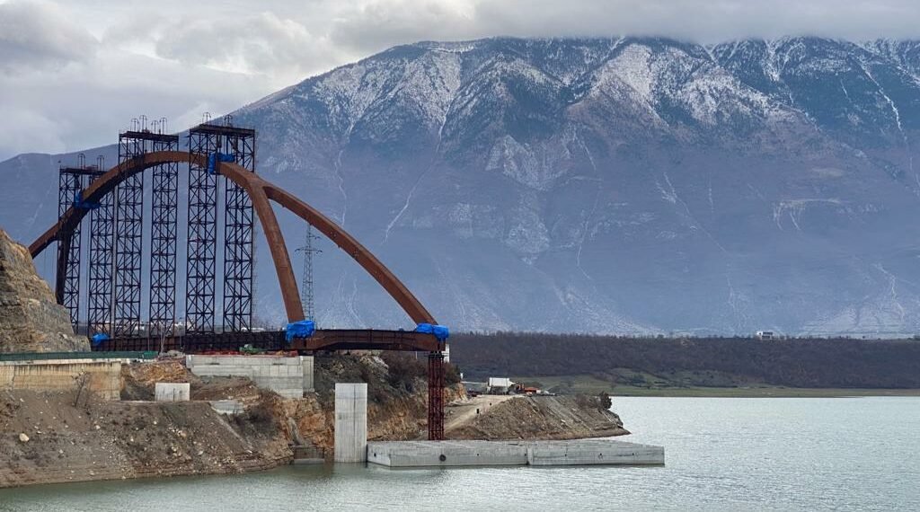 E rëndë në Kukës/ 40-vjeçari hidhet nga ura rreth 160 metra e lartë, detajet e para