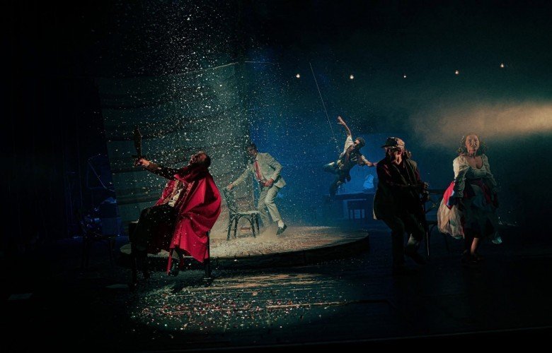 “Fluturimi mbi Teatrin e Kosovës” shfaqet në Ferizaj dhe Prishtinë