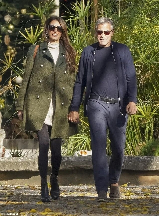 George dhe Amal Clooney dukeshin plot stil gjatë një fundjave romantike në jug të Francës
