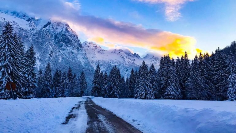 Lura, magjia dimërore/ Turistët e huaj zbulojnë parkun shqiptar në stinën dimërore