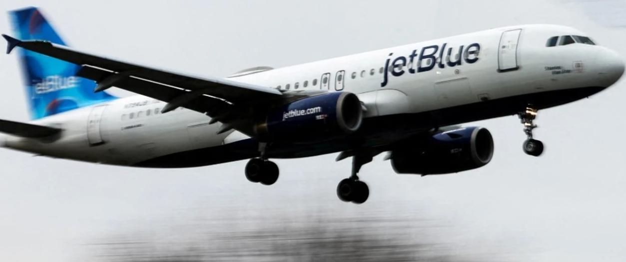 Një pilot shmangu për pak “përplasjen në ajër” me një aeroplan të forcave ajrore amerikane pranë Venezuelës