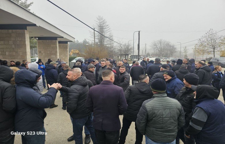Punëtorët e KRU “Hidrodrini” në grevë paralajmëruese