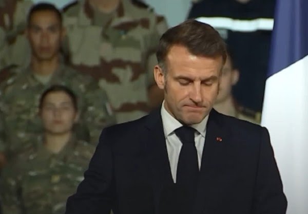 Macron paralajmëron ndërtimin e aeroplanmbajtëses së re