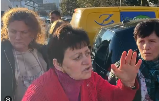 Tregtarët e Vlorës dalin në rrugë: Lufta me konkurrencën e pandershme