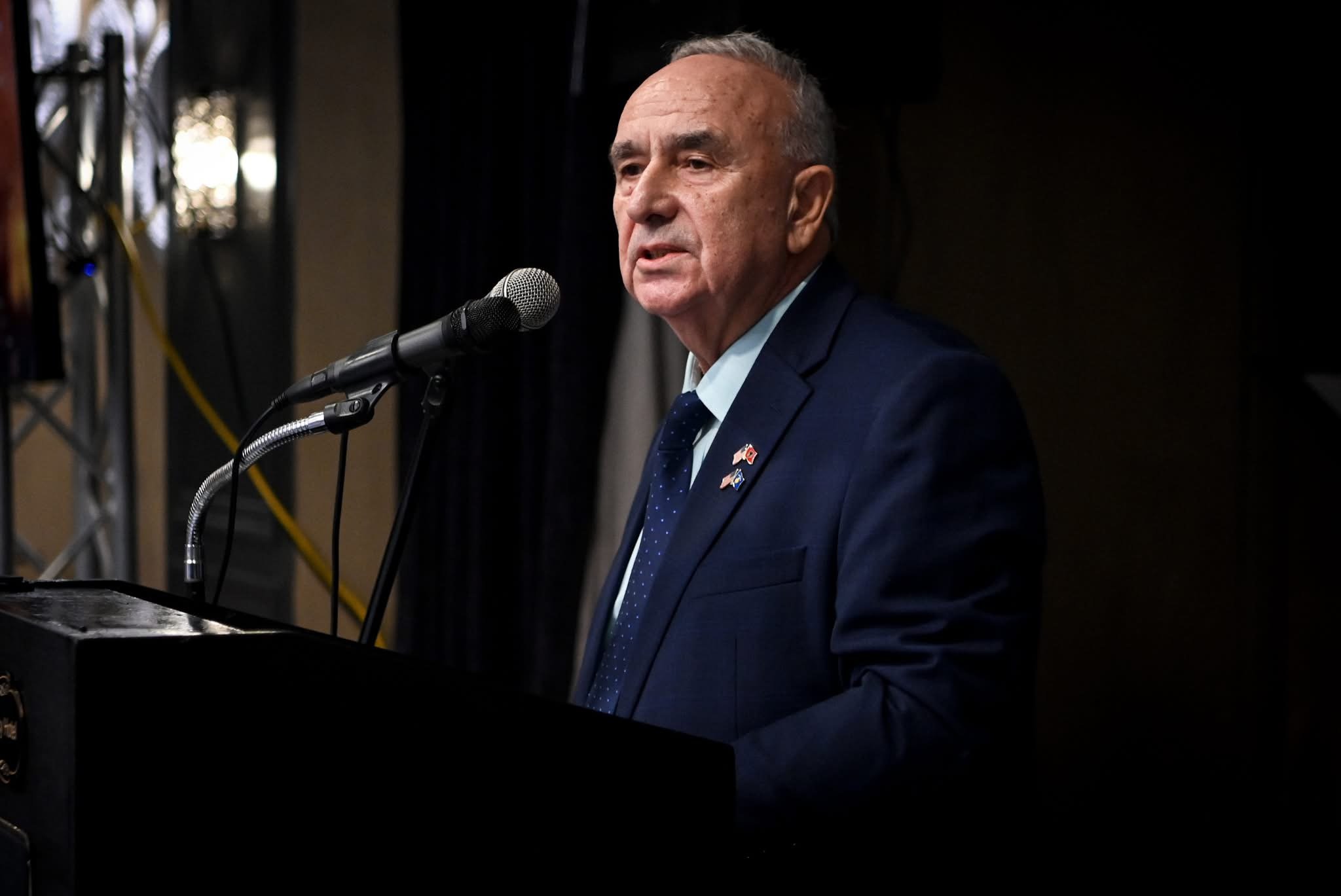 Kur Kosova punon, Amerika ndihmon dhe e vulos