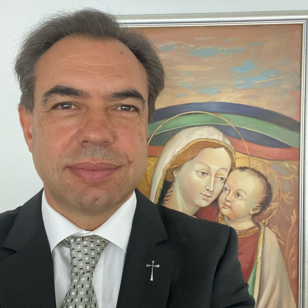 Don Marjan Marku, kanoniku i parë shqiptar në St. Gallen, flet për Krishtlindjen dhe paqen