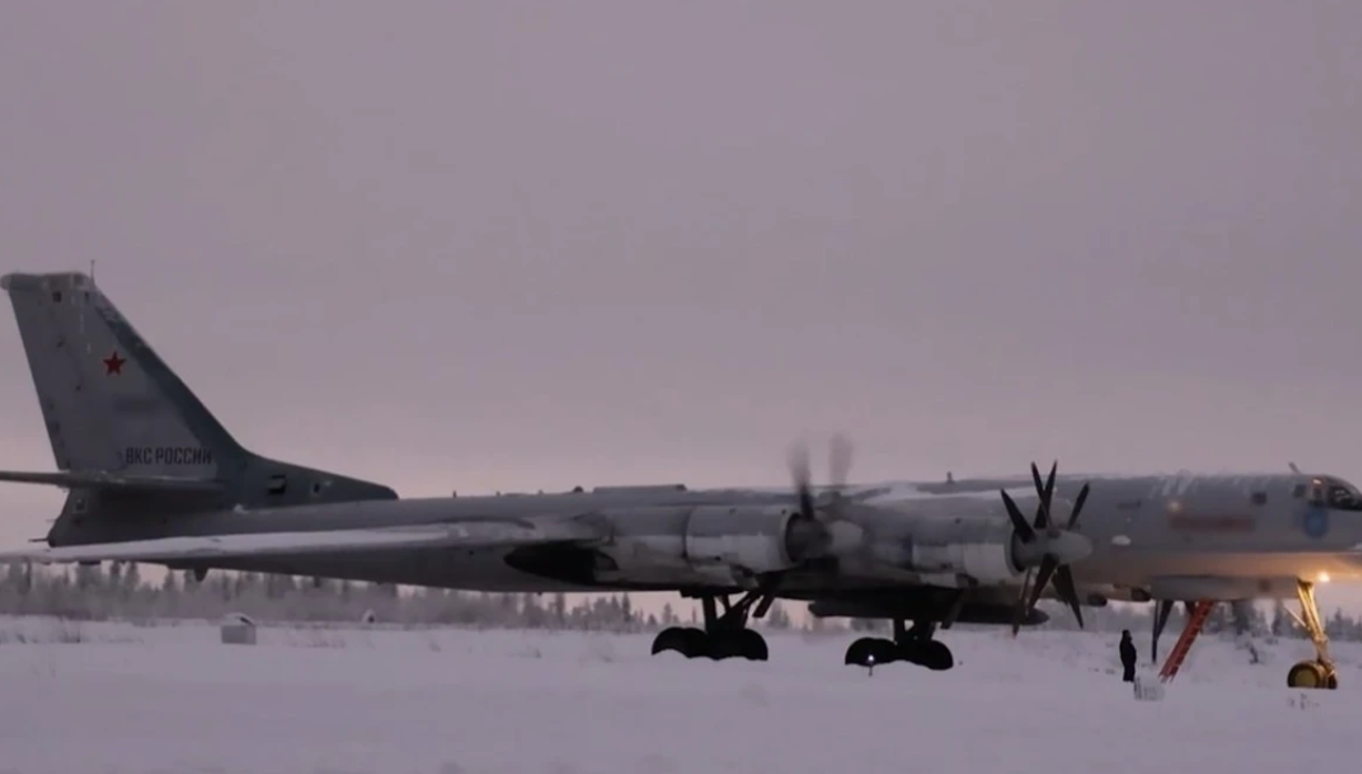 Aeroplanët rusë fluturuan drejt Britanisë, NATO aktivizoi aeroplanët e fuqishëm